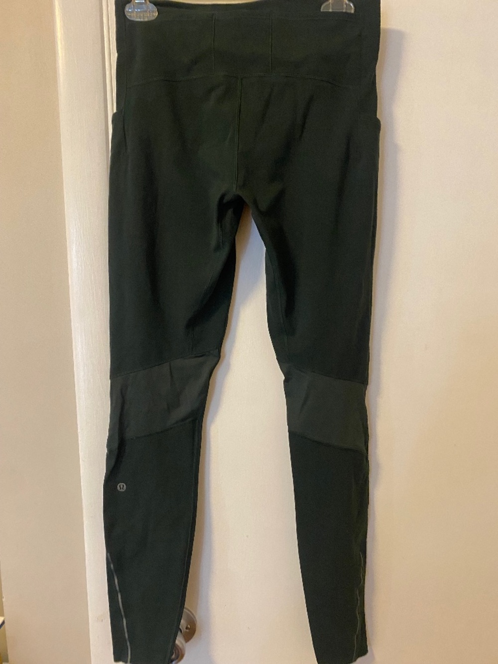 Lululemon size medium green full length leggings.